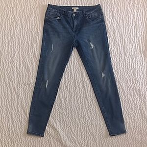 Distressed Light Denim skinny jeans